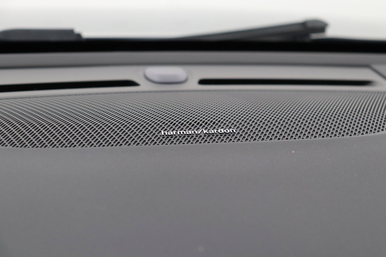 Volvo XC40 2.0 B3 Plus Black Edition | Harman/Kardon | BLIS | 360° Camera | Pilot Assist | Stoel+Stuurverwarming | Memory | ACC | 20 Inch