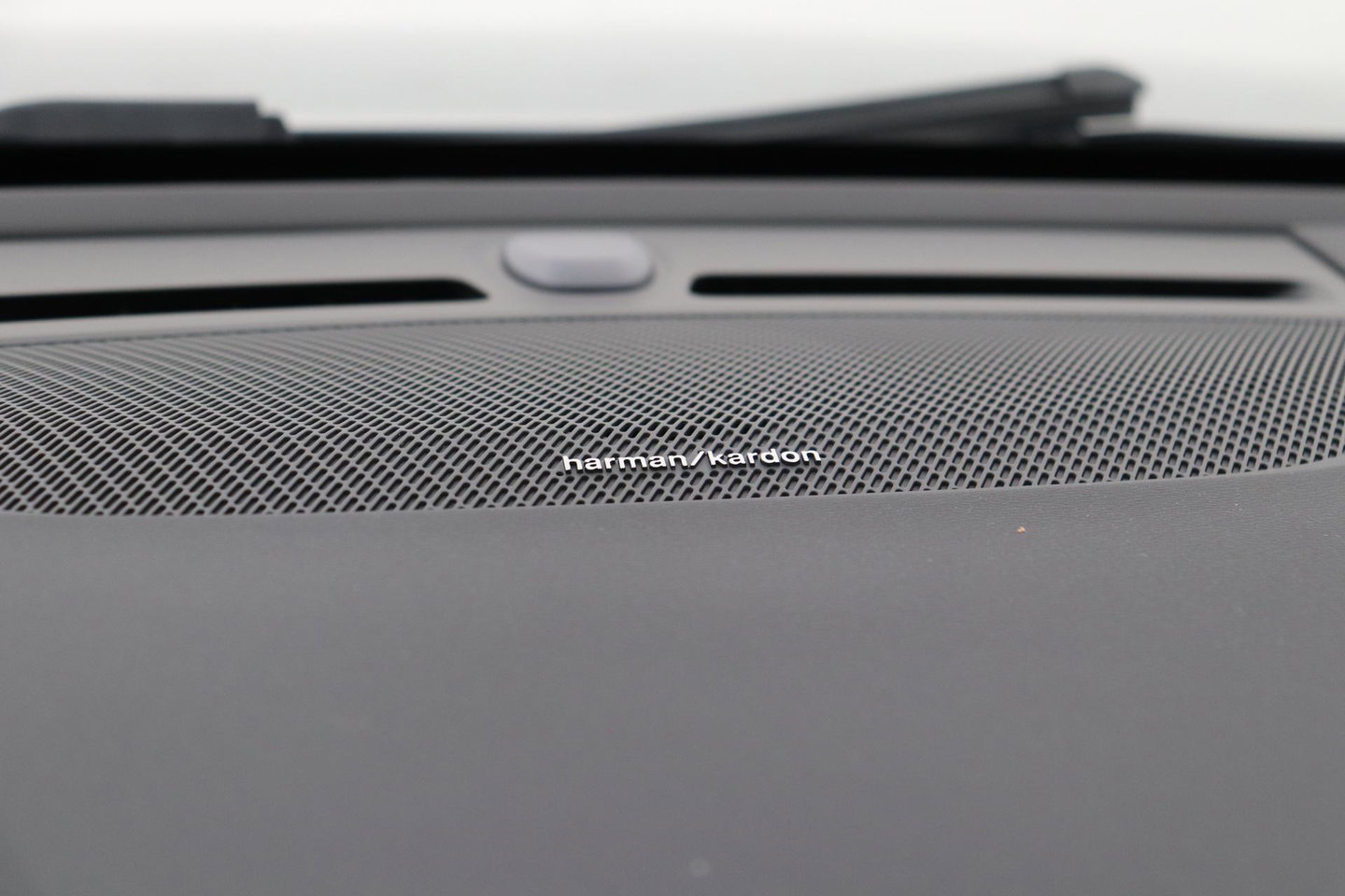 Volvo XC40 2.0 B3 Plus Black Edition | Harman/Kardon | BLIS | 360° Camera | Pilot Assist | Stoel+Stuurverwarming | Memory | ACC | 20 Inch