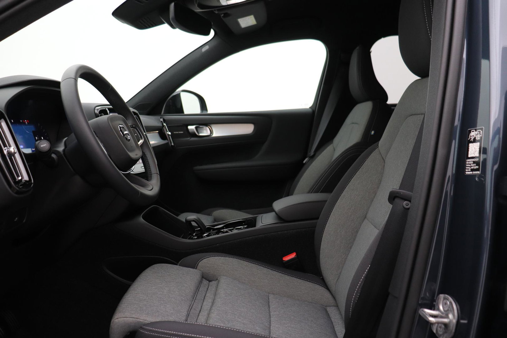 Volvo XC40 2.0 B3 Plus Black Edition | Harman/Kardon | BLIS | 360° Camera | Pilot Assist | Stoel+Stuurverwarming | Memory | ACC | 20 Inch