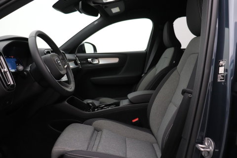 Volvo XC40 2.0 B3 Plus Black Edition | Harman/Kardon | BLIS | 360° Camera | Pilot Assist | Stoel+Stuurverwarming | Memory | ACC | 20 Inch