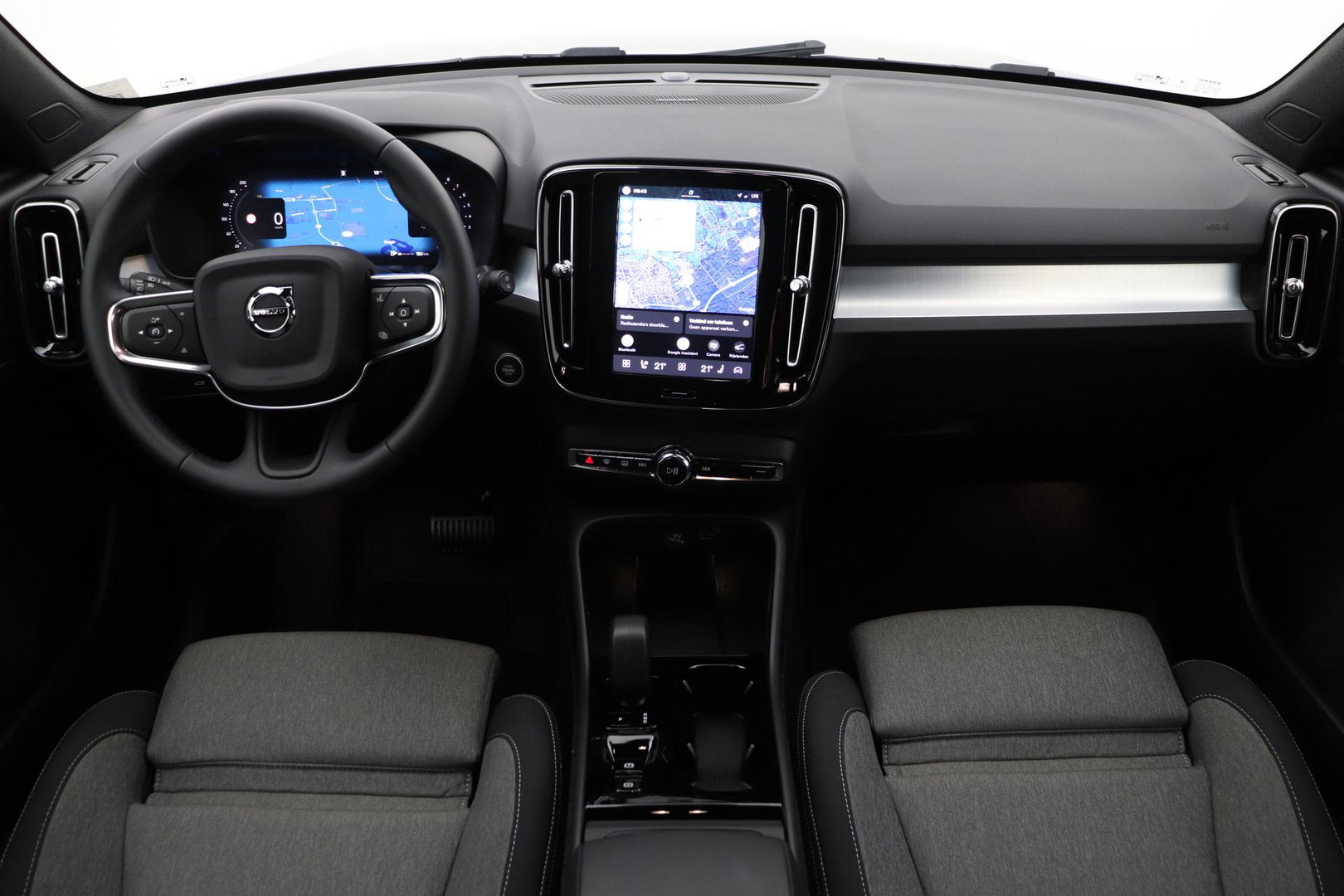 Volvo XC40 2.0 B3 Plus Black Edition | Harman/Kardon | BLIS | 360° Camera | Pilot Assist | Stoel+Stuurverwarming | Memory | ACC | 20 Inch