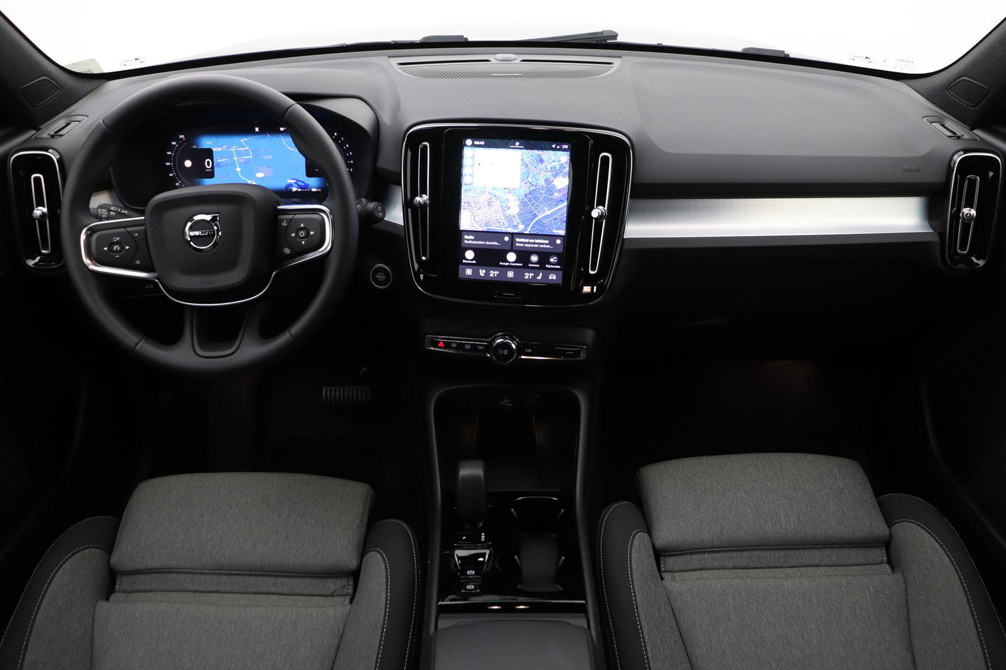 Volvo XC40 2.0 B3 Plus Black Edition | Harman/Kardon | BLIS | 360° Camera | Pilot Assist | Stoel+Stuurverwarming | Memory | ACC | 20 Inch