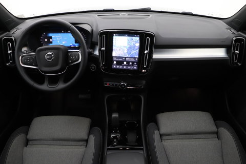 Volvo XC40 2.0 B3 Plus Black Edition | Harman/Kardon | BLIS | 360° Camera | Pilot Assist | Stoel+Stuurverwarming | Memory | ACC | 20 Inch