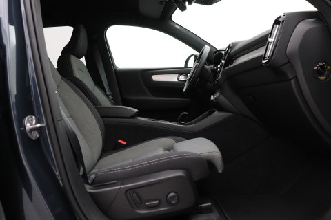 Volvo XC40 2.0 B3 Plus Black Edition | Harman/Kardon | BLIS | 360° Camera | Pilot Assist | Stoel+Stuurverwarming | Memory | ACC | 20 Inch
