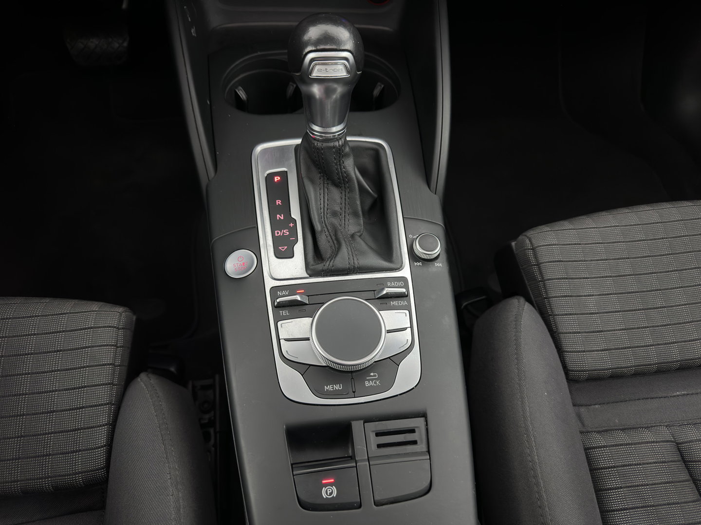 Audi A3 Sportback 1.4 e-tron PHEV Ambition Pro Line plus (Plug-in) Aut. *PANO | FULL-LED | BANG&OLUFSEN | SPORT-SEATS | DAB+ | KEYLESS | NAVI-FULLMAP | ECC | PDC | CRUISE | 18''ALU*