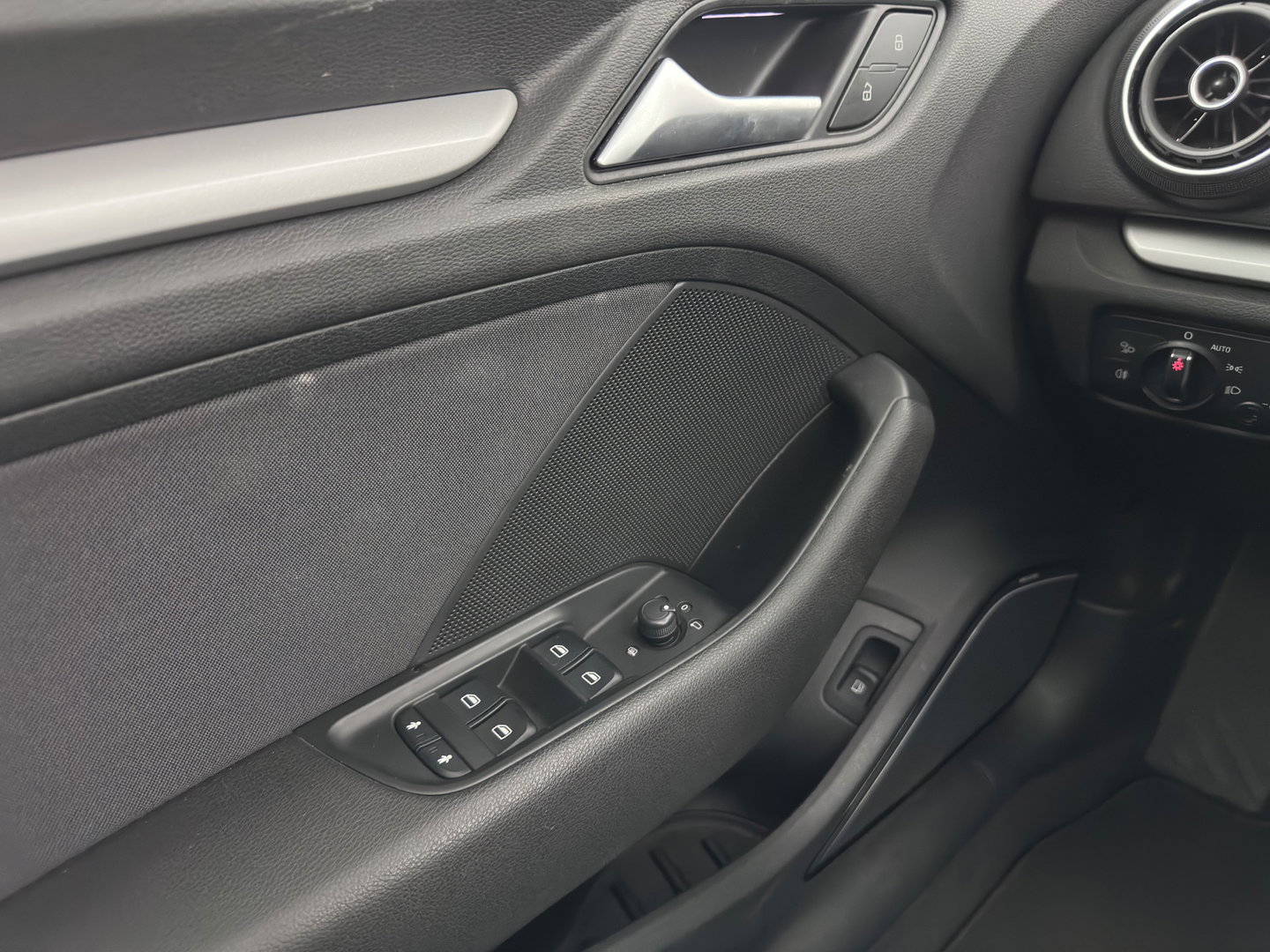 Audi A3 Sportback 1.4 e-tron PHEV Ambition Pro Line plus (Plug-in) Aut. *PANO | FULL-LED | BANG&OLUFSEN | SPORT-SEATS | DAB+ | KEYLESS | NAVI-FULLMAP | ECC | PDC | CRUISE | 18''ALU*