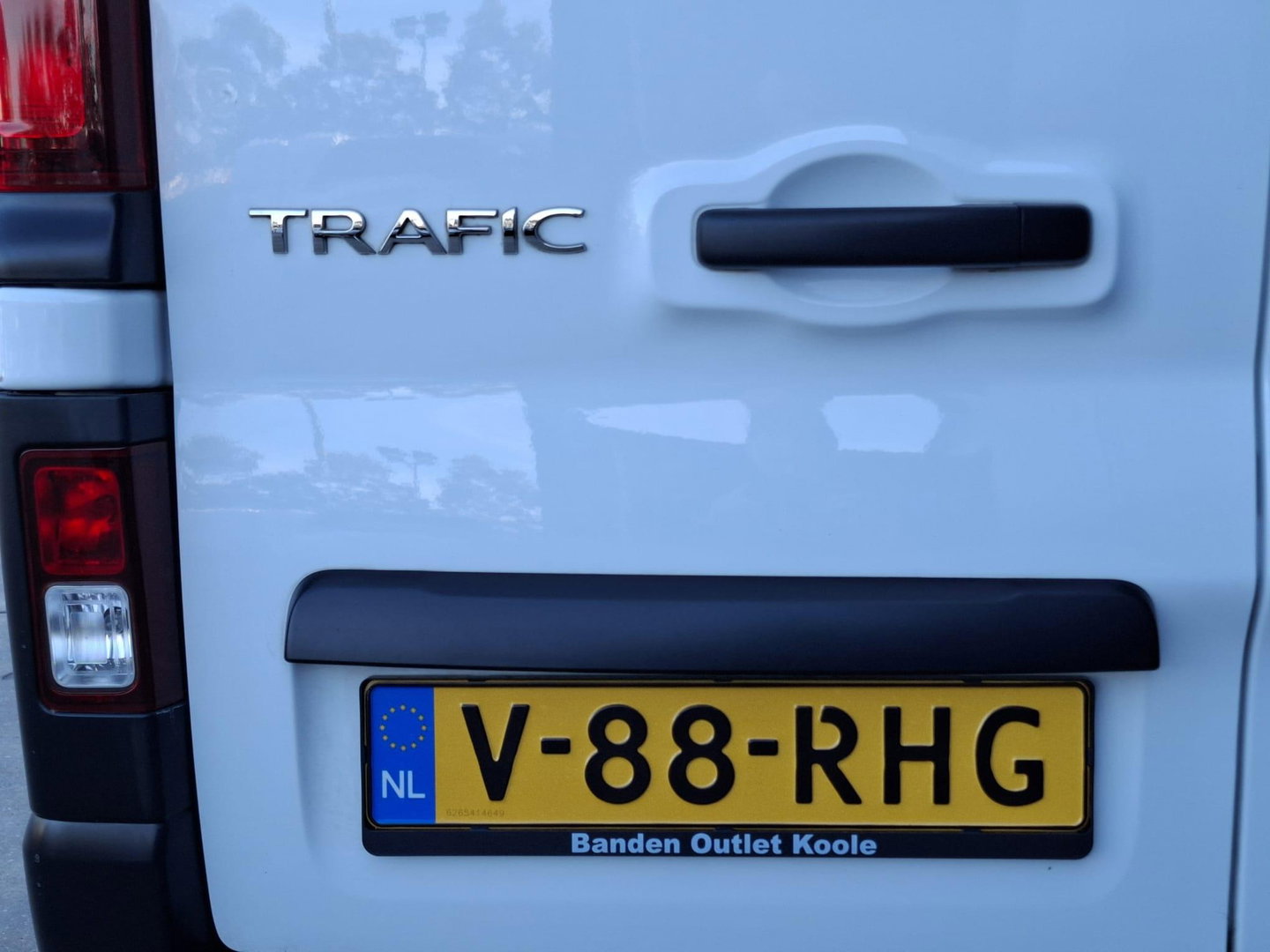 Renault Trafic 2.0 dCi 120 T29 L2H1 Luxe AIRCO / KASTEN INRICHTING / 3 ZITS / IMPERIAL / EURO 6
