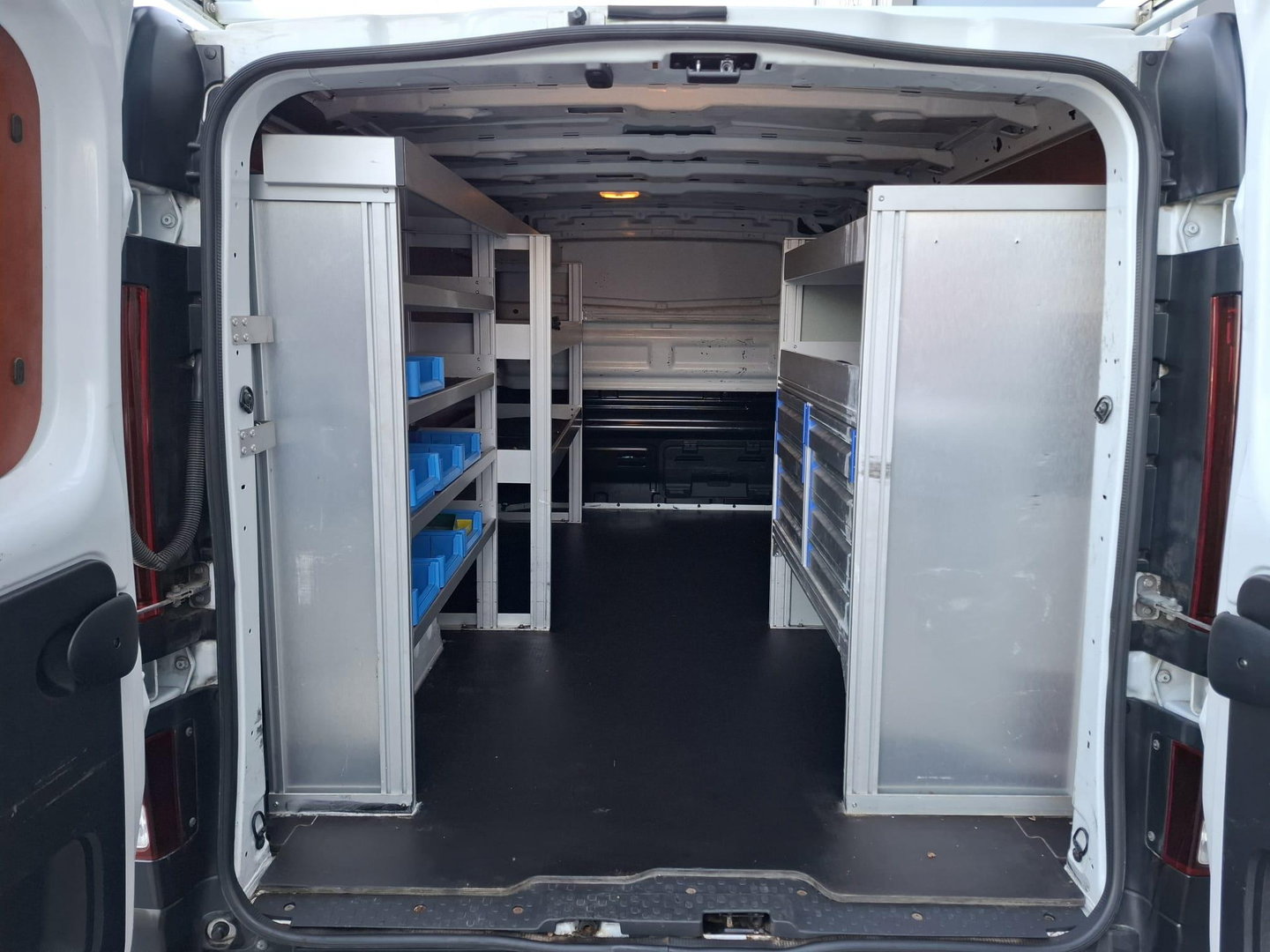 Renault Trafic 2.0 dCi 120 T29 L2H1 Luxe AIRCO / KASTEN INRICHTING / 3 ZITS / IMPERIAL / EURO 6