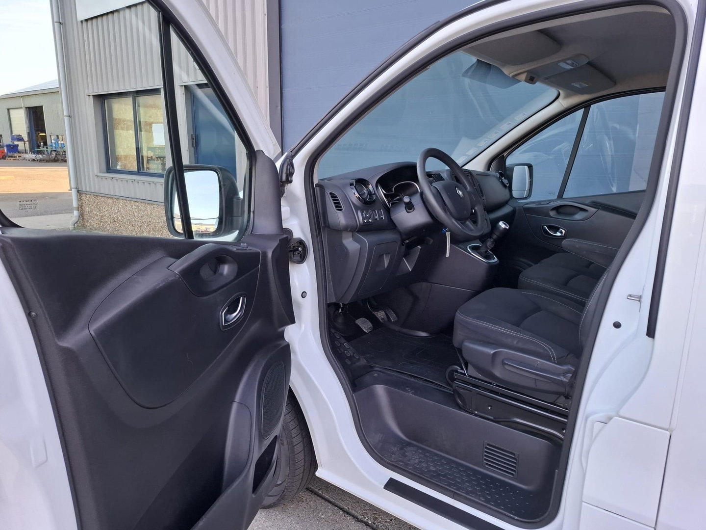 Renault Trafic 2.0 dCi 120 T29 L2H1 Luxe AIRCO / KASTEN INRICHTING / 3 ZITS / IMPERIAL / EURO 6