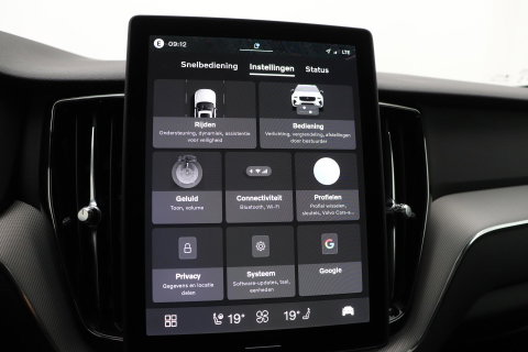 Volvo XC60 T6 Plus Black Edition | Harman/Kardon | Pilot Assist | Panoramadak | 360° Camera | Head-Up | Stoel+Stuurverwarming | 21 Inch