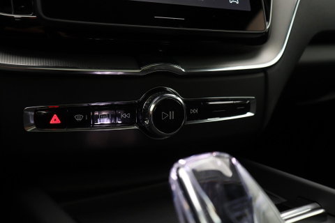 Volvo XC60 T6 Plus Black Edition | Harman/Kardon | Pilot Assist | Panoramadak | 360° Camera | Head-Up | Stoel+Stuurverwarming | 21 Inch
