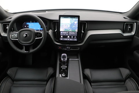 Volvo XC60 T6 Plus Black Edition | Harman/Kardon | Pilot Assist | Panoramadak | 360° Camera | Head-Up | Stoel+Stuurverwarming | 21 Inch
