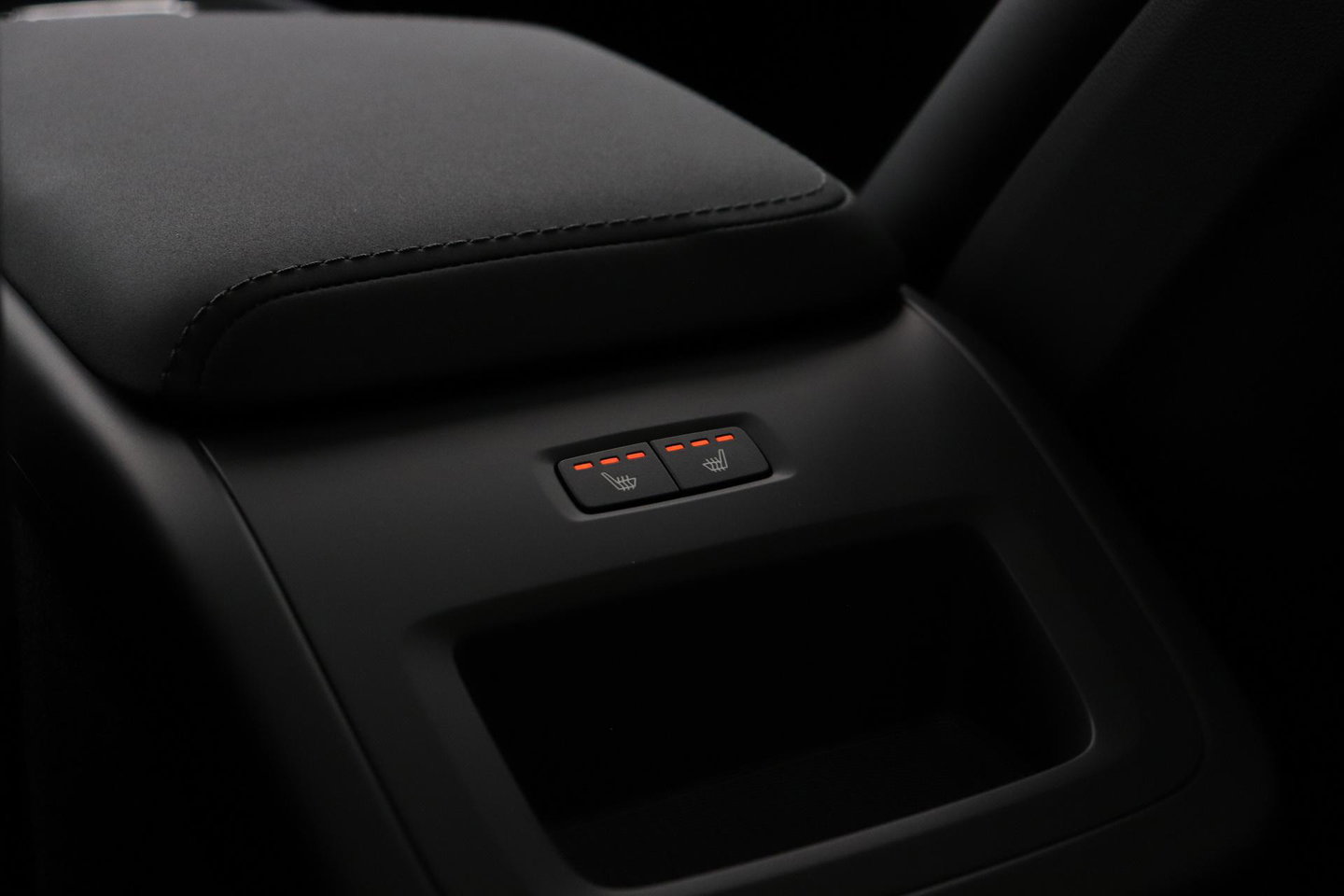 Volvo XC60 T6 Plus Black Edition | Harman/Kardon | Pilot Assist | Panoramadak | 360° Camera | Head-Up | Stoel+Stuurverwarming | 21 Inch