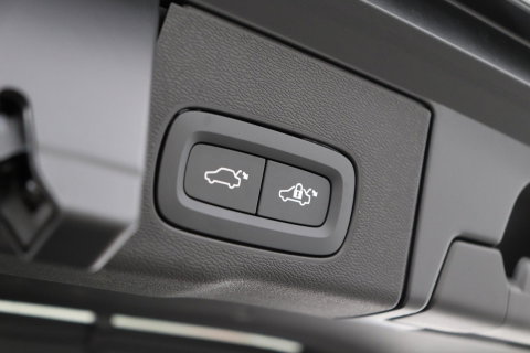 Volvo XC60 T6 Plus Black Edition | Harman/Kardon | Pilot Assist | Panoramadak | 360° Camera | Head-Up | Stoel+Stuurverwarming | 21 Inch
