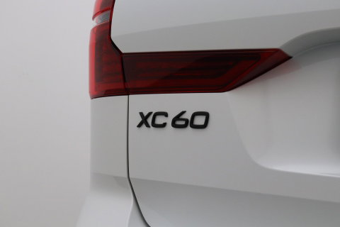 Volvo XC60 T6 Plus Black Edition | Harman/Kardon | Pilot Assist | Panoramadak | 360° Camera | Head-Up | Stoel+Stuurverwarming | 21 Inch