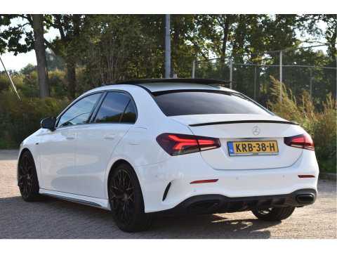 Mercedes-Benz A-Klasse 250 e Business Solution AMG Limited 218 pk | Zéér vol | 360 gr.camera | Massagestoelen | Pano | Elekt.stoelen memory | Burmester | Sfeerverlichting | Full LED