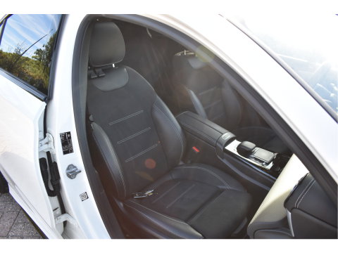 Mercedes-Benz A-Klasse 250 e Business Solution AMG Limited 218 pk | Zéér vol | 360 gr.camera | Massagestoelen | Pano | Elekt.stoelen memory | Burmester | Sfeerverlichting | Full LED