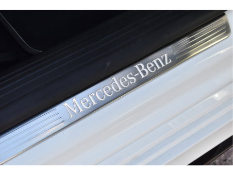 Mercedes-Benz A-Klasse 250 e Business Solution AMG Limited 218 pk | Zéér vol | 360 gr.camera | Massagestoelen | Pano | Elekt.stoelen memory | Burmester | Sfeerverlichting | Full LED
