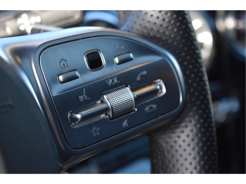 Mercedes-Benz A-Klasse 250 e Business Solution AMG Limited 218 pk | Zéér vol | 360 gr.camera | Massagestoelen | Pano | Elekt.stoelen memory | Burmester | Sfeerverlichting | Full LED