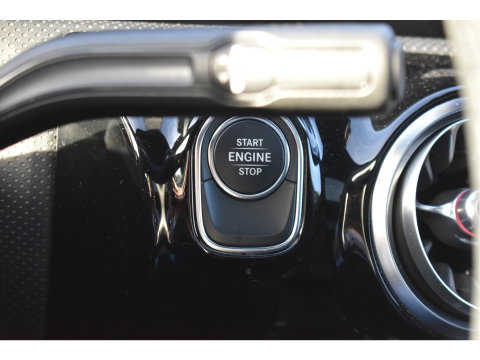 Mercedes-Benz A-Klasse 250 e Business Solution AMG Limited 218 pk | Zéér vol | 360 gr.camera | Massagestoelen | Pano | Elekt.stoelen memory | Burmester | Sfeerverlichting | Full LED
