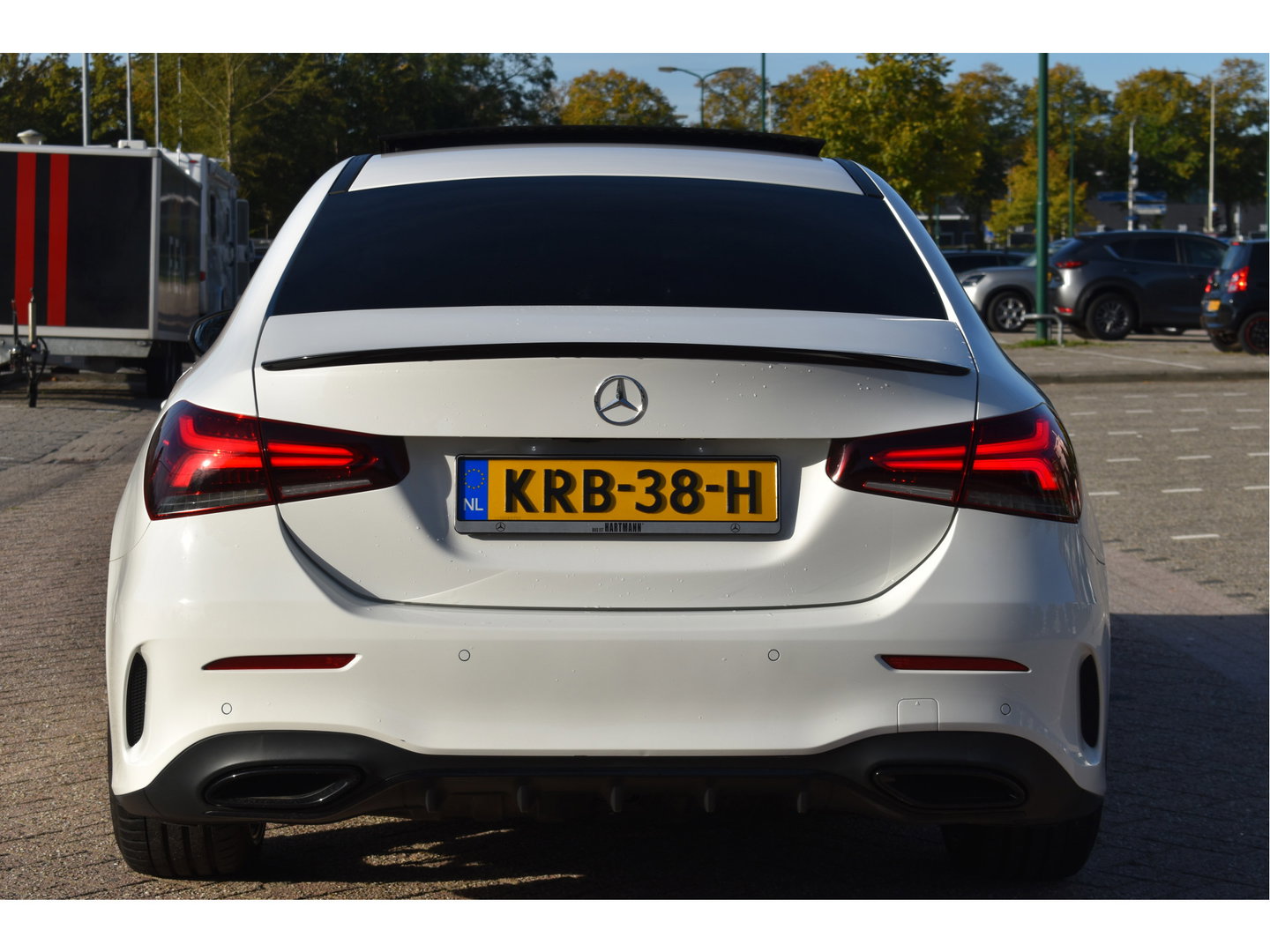 Mercedes-Benz A-Klasse 250 e Business Solution AMG Limited 218 pk | Zéér vol | 360 gr.camera | Massagestoelen | Pano | Elekt.stoelen memory | Burmester | Sfeerverlichting | Full LED