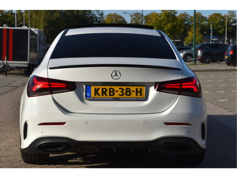 Mercedes-Benz A-Klasse 250 e Business Solution AMG Limited 218 pk | Zéér vol | 360 gr.camera | Massagestoelen | Pano | Elekt.stoelen memory | Burmester | Sfeerverlichting | Full LED