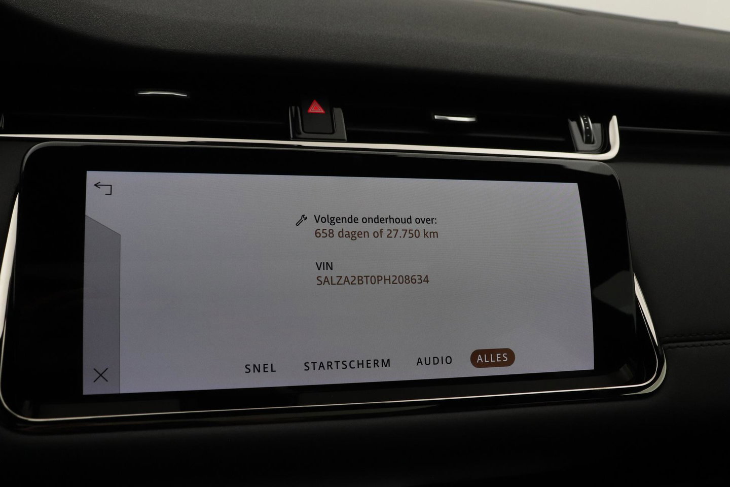 Land Rover Range Rover Evoque 1.5 P300e AWD R-Dynamic SE | Panoramadak | Trekhaak | Stuurverwarming | Meridian