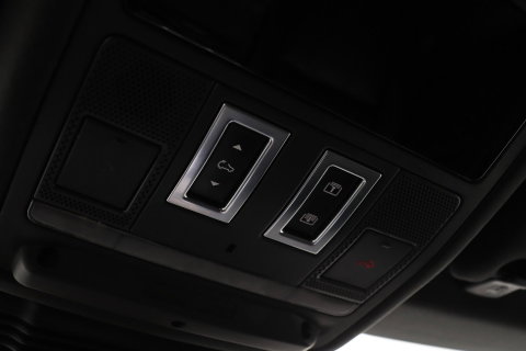 Land Rover Range Rover Evoque 1.5 P300e AWD R-Dynamic SE | Panoramadak | Trekhaak | Stuurverwarming | Meridian