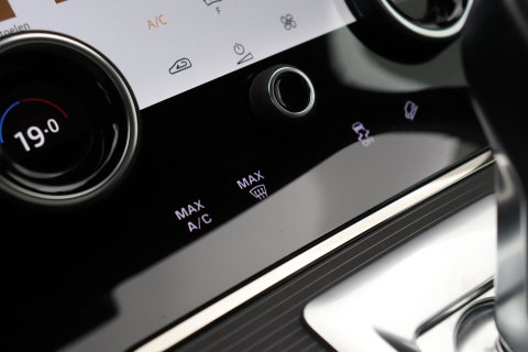 Land Rover Range Rover Evoque 1.5 P300e AWD R-Dynamic SE | Panoramadak | Trekhaak | Stuurverwarming | Meridian