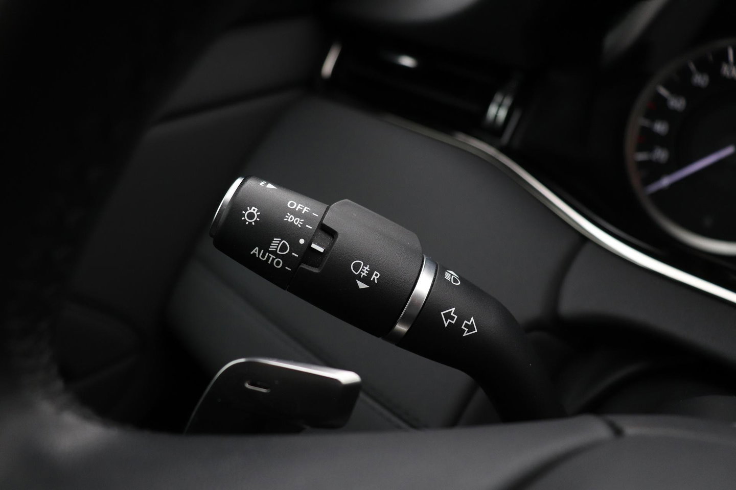 Land Rover Range Rover Evoque 1.5 P300e AWD R-Dynamic SE | Panoramadak | Trekhaak | Stuurverwarming | Meridian