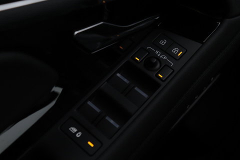 Land Rover Range Rover Evoque 1.5 P300e AWD R-Dynamic SE | Panoramadak | Trekhaak | Stuurverwarming | Meridian