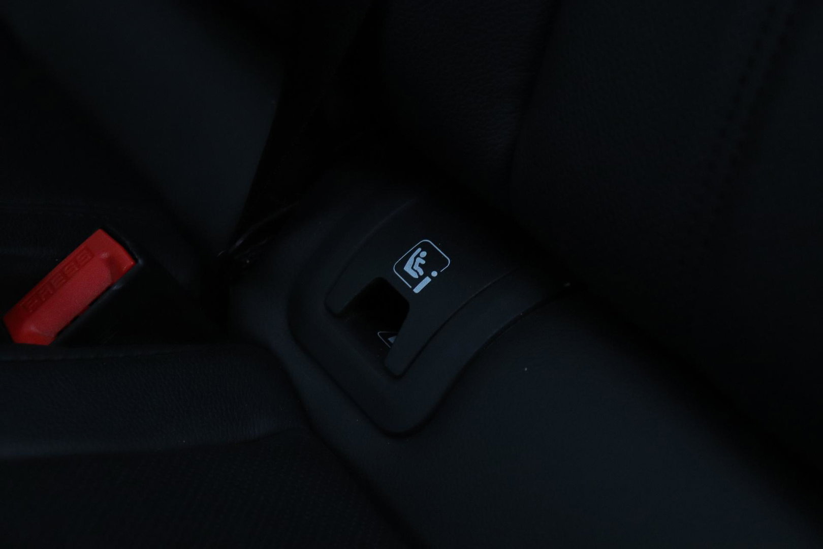 Land Rover Range Rover Evoque 1.5 P300e AWD R-Dynamic SE | Panoramadak | Trekhaak | Stuurverwarming | Meridian