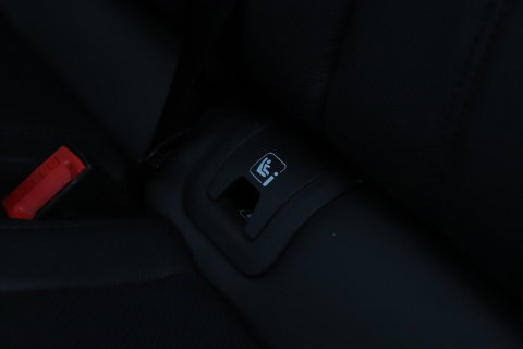 Land Rover Range Rover Evoque 1.5 P300e AWD R-Dynamic SE | Panoramadak | Trekhaak | Stuurverwarming | Meridian