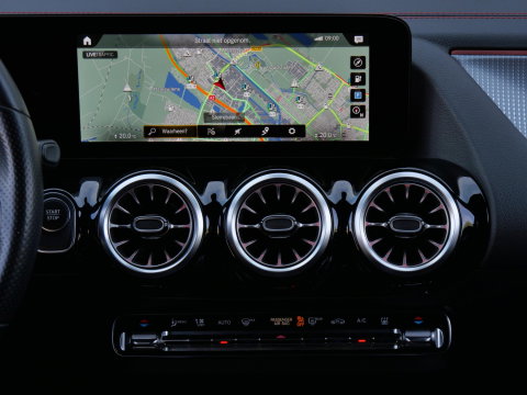 Mercedes-Benz EQA 67kWh AMG/ AMBIENT LIGHTING/ BLINDSPOT/ ELEKT. KLEP/ SOH 97%