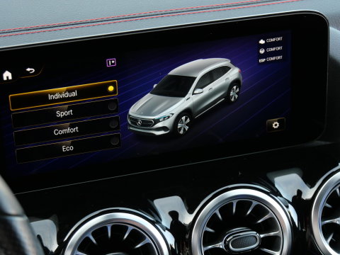 Mercedes-Benz EQA 67kWh AMG/ AMBIENT LIGHTING/ BLINDSPOT/ ELEKT. KLEP/ SOH 97%