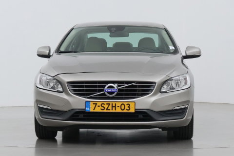 Volvo S60 1.6 T3 Momentum | Trekhaak | Cruise Control | Leder | Navigatie | PDC Voor+Achter | Climate Control | LED