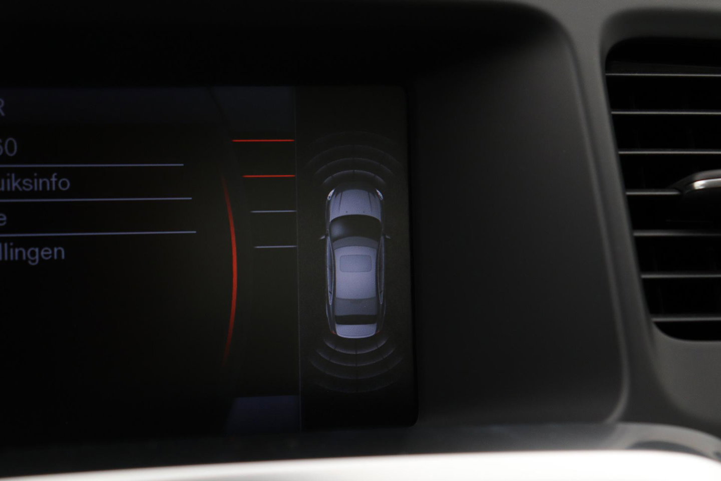 Volvo S60 1.6 T3 Momentum | Trekhaak | Cruise Control | Leder | Navigatie | PDC Voor+Achter | Climate Control | LED