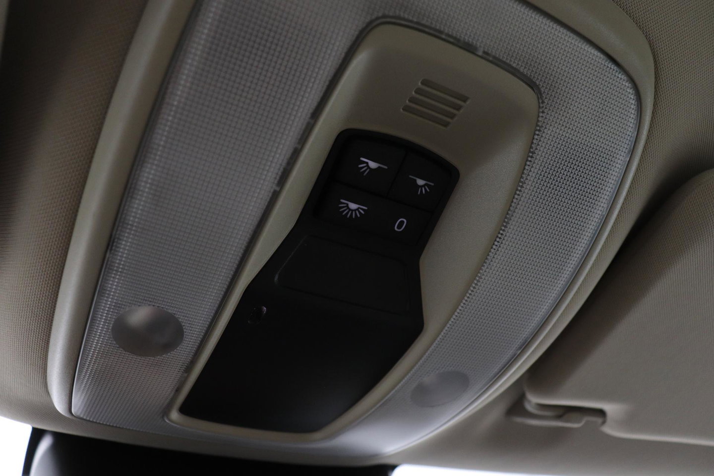 Volvo S60 1.6 T3 Momentum | Trekhaak | Cruise Control | Leder | Navigatie | PDC Voor+Achter | Climate Control | LED