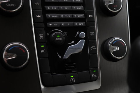 Volvo S60 1.6 T3 Momentum | Trekhaak | Cruise Control | Leder | Navigatie | PDC Voor+Achter | Climate Control | LED