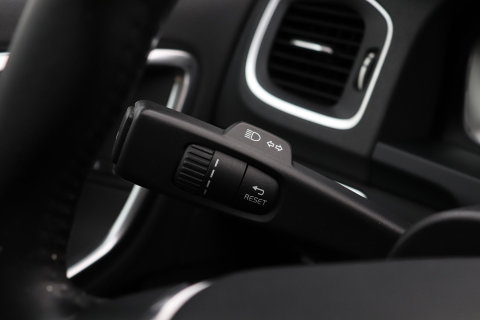 Volvo S60 1.6 T3 Momentum | Trekhaak | Cruise Control | Leder | Navigatie | PDC Voor+Achter | Climate Control | LED