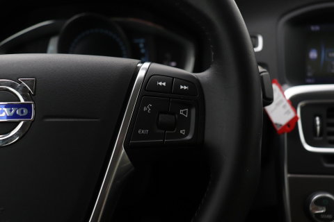 Volvo S60 1.6 T3 Momentum | Trekhaak | Cruise Control | Leder | Navigatie | PDC Voor+Achter | Climate Control | LED
