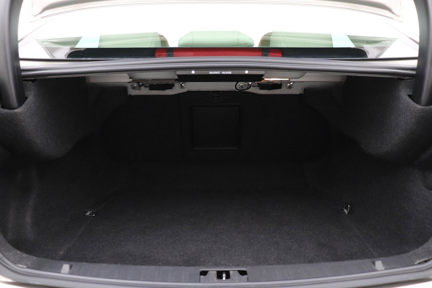 Volvo S60 1.6 T3 Momentum | Trekhaak | Cruise Control | Leder | Navigatie | PDC Voor+Achter | Climate Control | LED