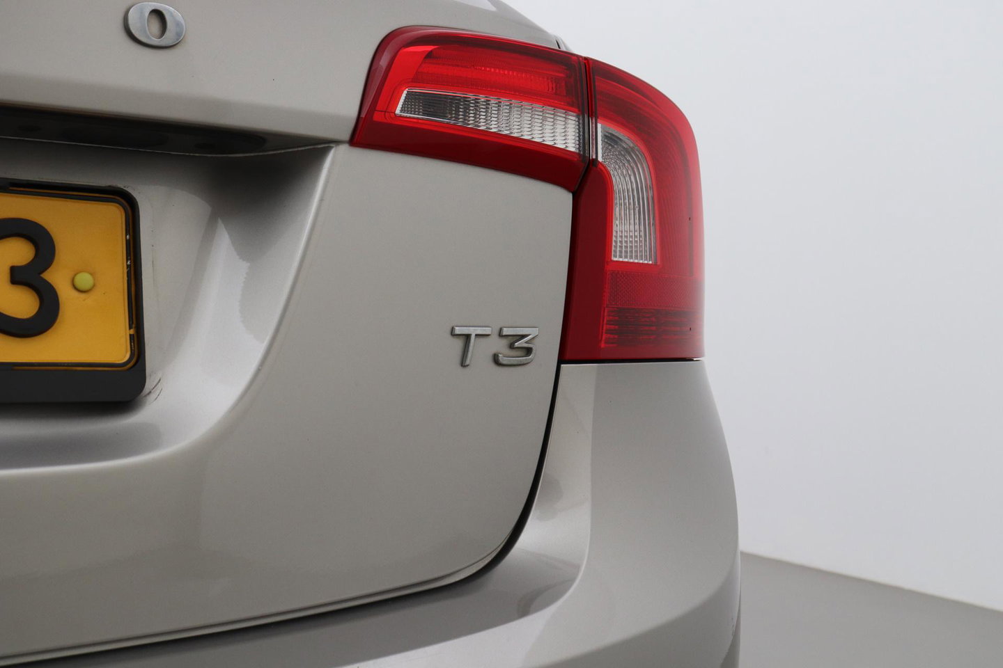 Volvo S60 1.6 T3 Momentum | Trekhaak | Cruise Control | Leder | Navigatie | PDC Voor+Achter | Climate Control | LED