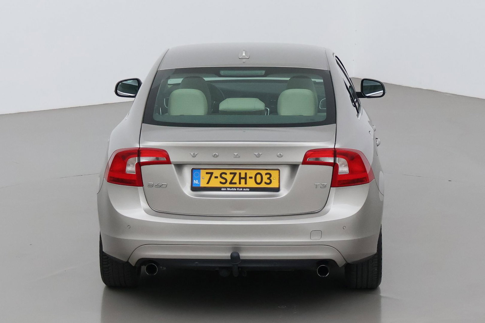 Volvo S60 1.6 T3 Momentum | Trekhaak | Cruise Control | Leder | Navigatie | PDC Voor+Achter | Climate Control | LED