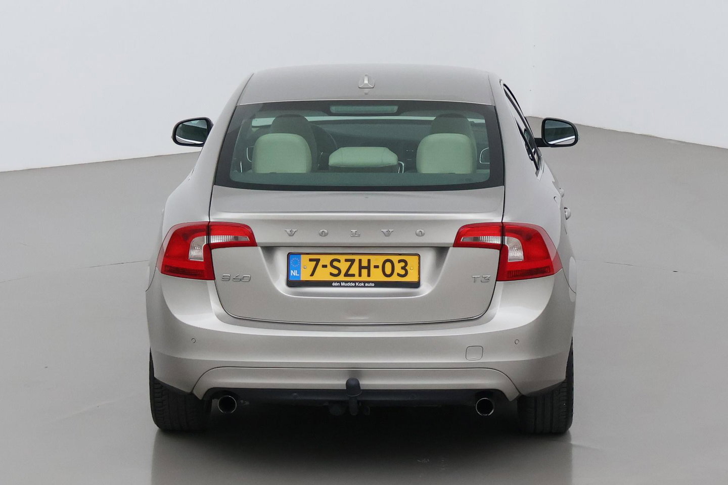 Volvo S60 1.6 T3 Momentum | Trekhaak | Cruise Control | Leder | Navigatie | PDC Voor+Achter | Climate Control | LED