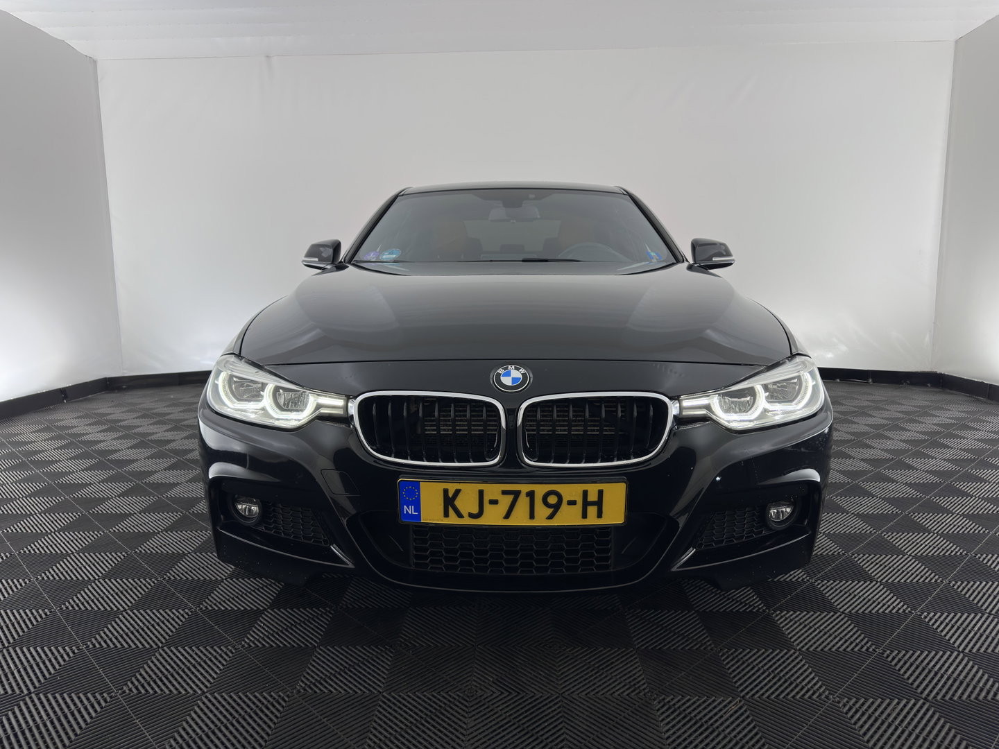 BMW 3-serie 330e Centennial High Executive M-Sportpack (Plug-in) Aut. *LEATHER | FULL-LED | HEATED-SPORTSEATS | NAVI-FULLMAP | PRIVACY-GLASS | ECC | PDC | CRUISE | 18''ALU*