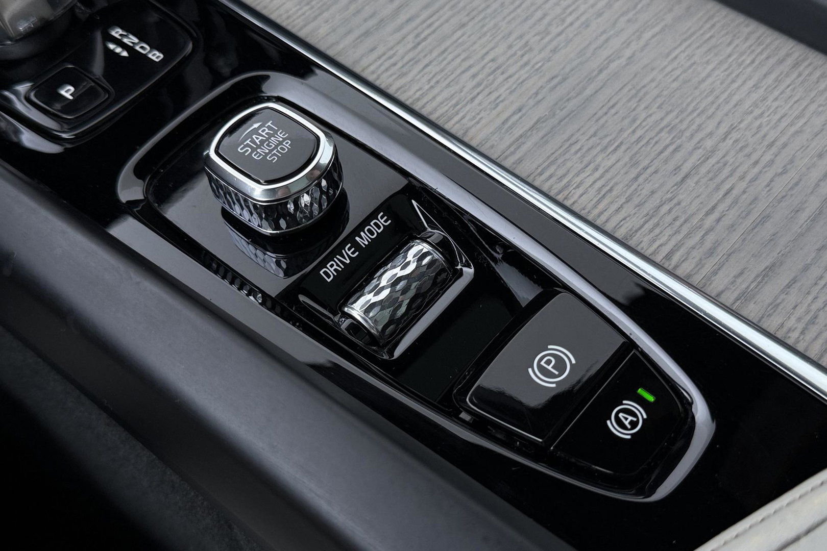 Volvo XC60 T8 Twin Engine Inscription | Luchtvering | Bowers&Wilkins | Panoramadak | Stoelventilatie | Trekhaak | 360° Camera