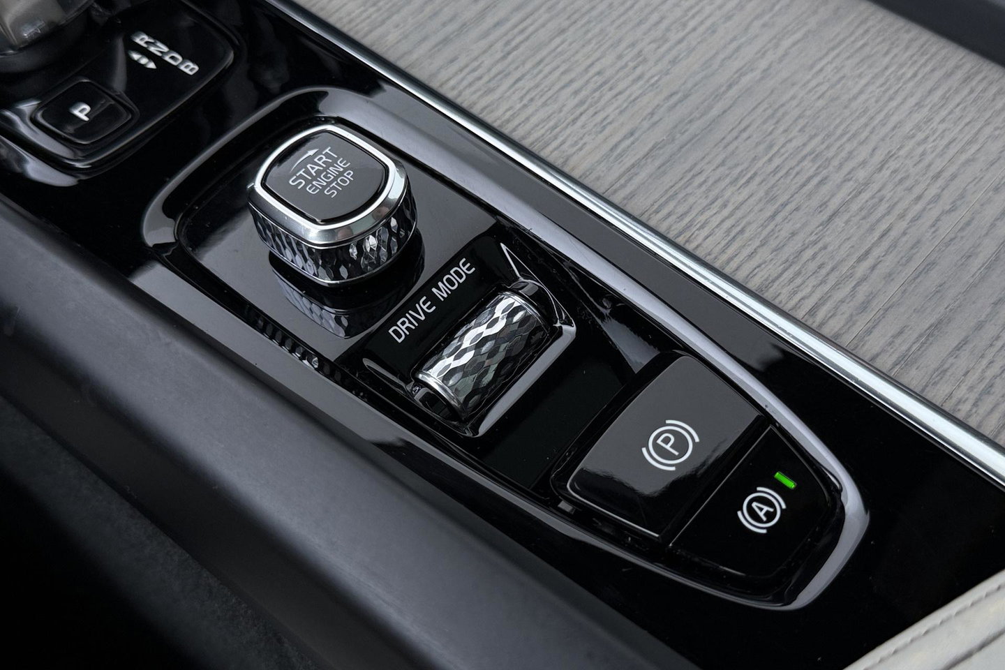 Volvo XC60 T8 Twin Engine Inscription | Luchtvering | Bowers&Wilkins | Panoramadak | Stoelventilatie | Trekhaak | 360° Camera
