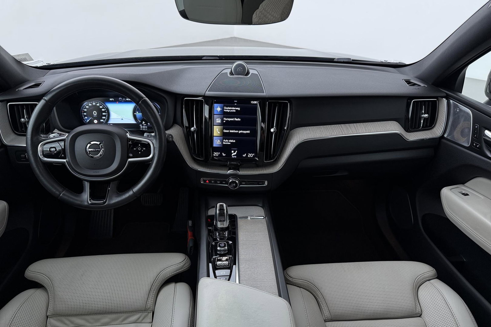 Volvo XC60 T8 Twin Engine Inscription | Luchtvering | Bowers&Wilkins | Panoramadak | Stoelventilatie | Trekhaak | 360° Camera
