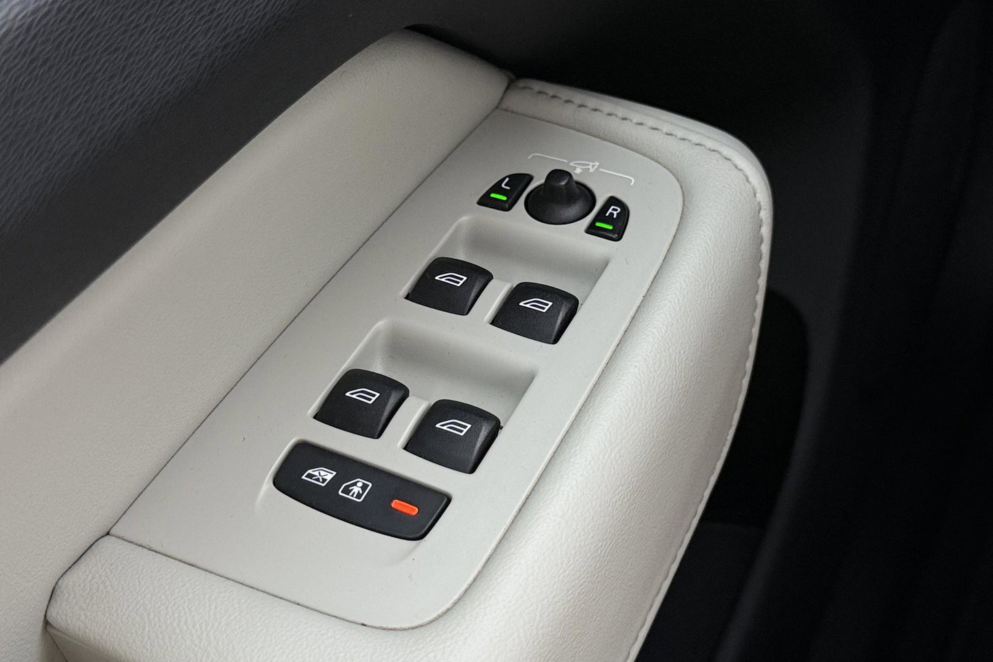 Volvo XC60 T8 Twin Engine Inscription | Luchtvering | Bowers&Wilkins | Panoramadak | Stoelventilatie | Trekhaak | 360° Camera